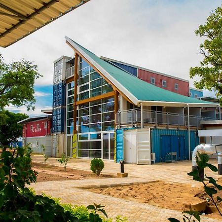 Dunia Hotel Ouagadougou Loumbila Buitenkant foto