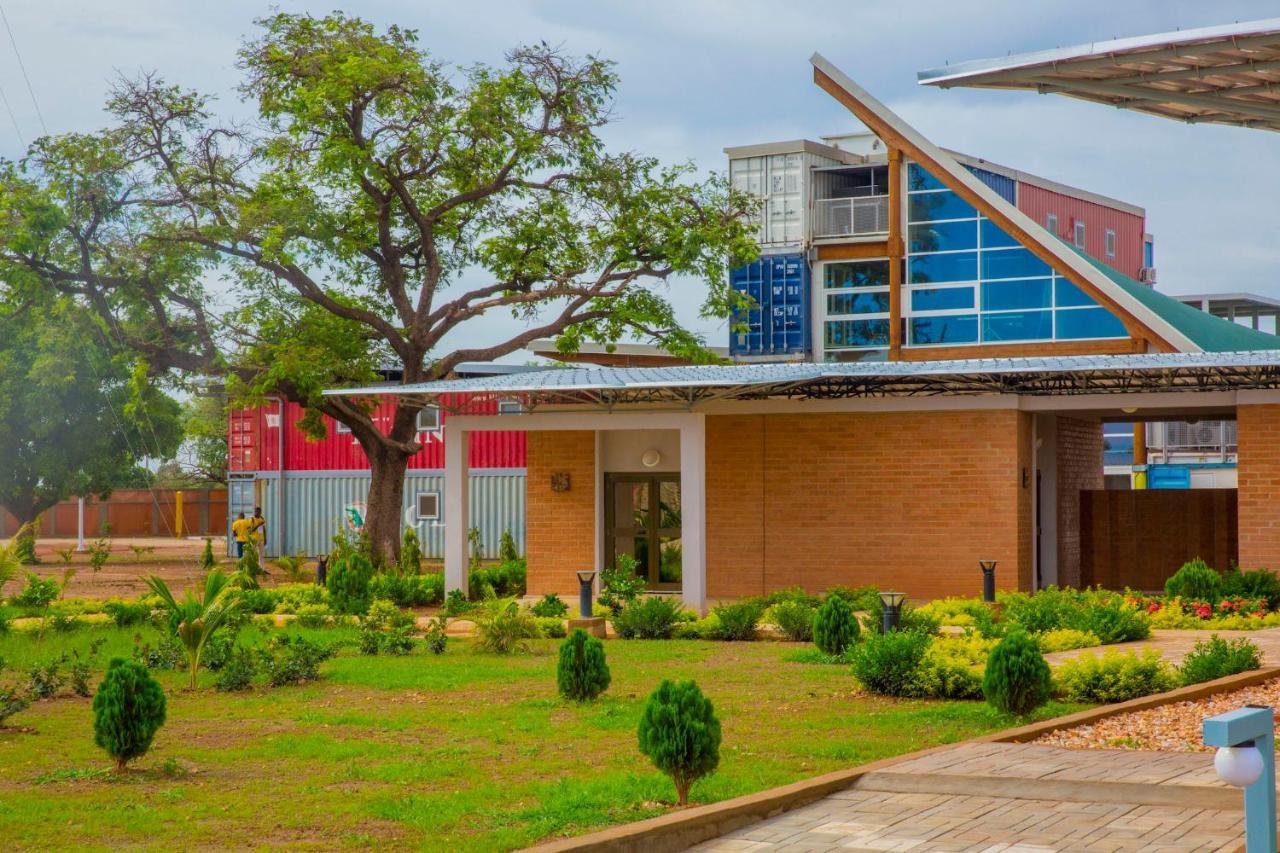 Dunia Hotel Ouagadougou Loumbila Buitenkant foto