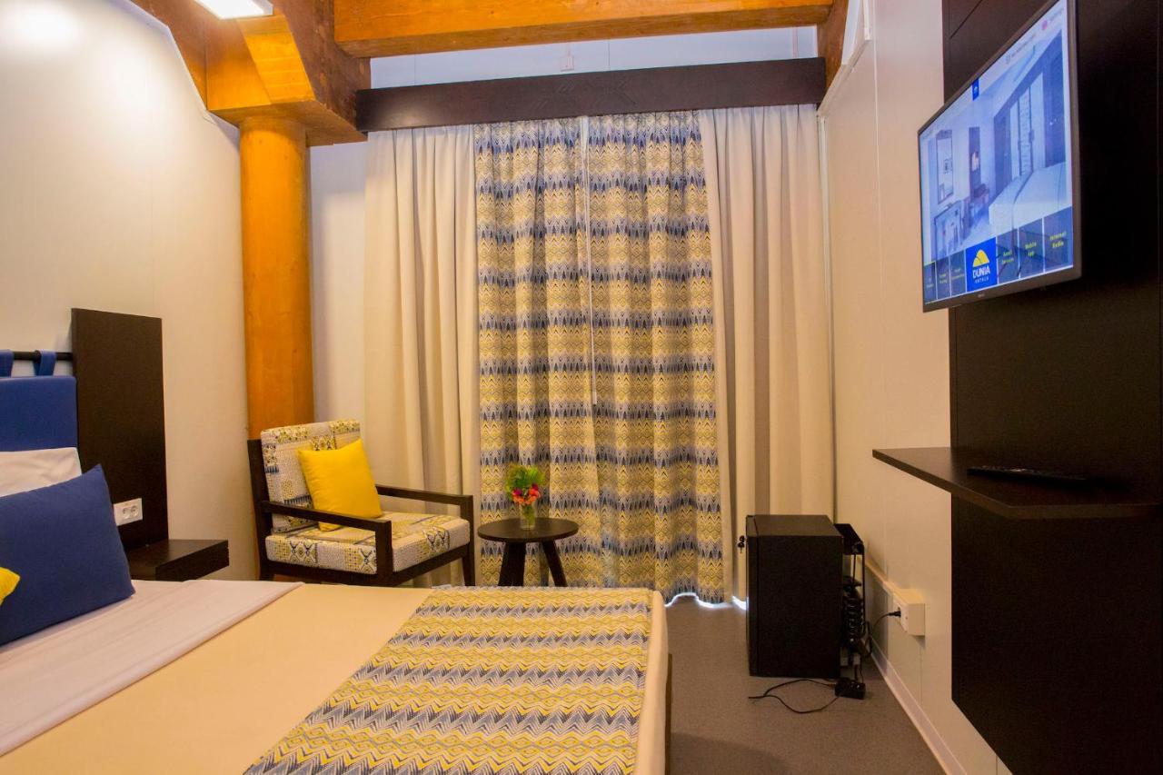 Dunia Hotel Ouagadougou Loumbila Buitenkant foto