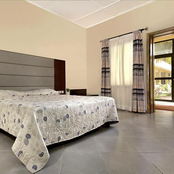 Dunia Hotel Ouagadougou Loumbila Buitenkant foto
