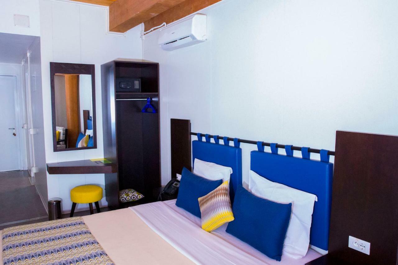 Dunia Hotel Ouagadougou Loumbila Buitenkant foto
