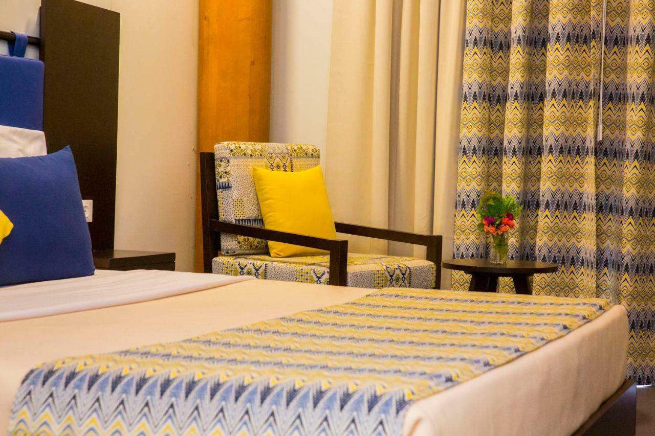 Dunia Hotel Ouagadougou Loumbila Buitenkant foto