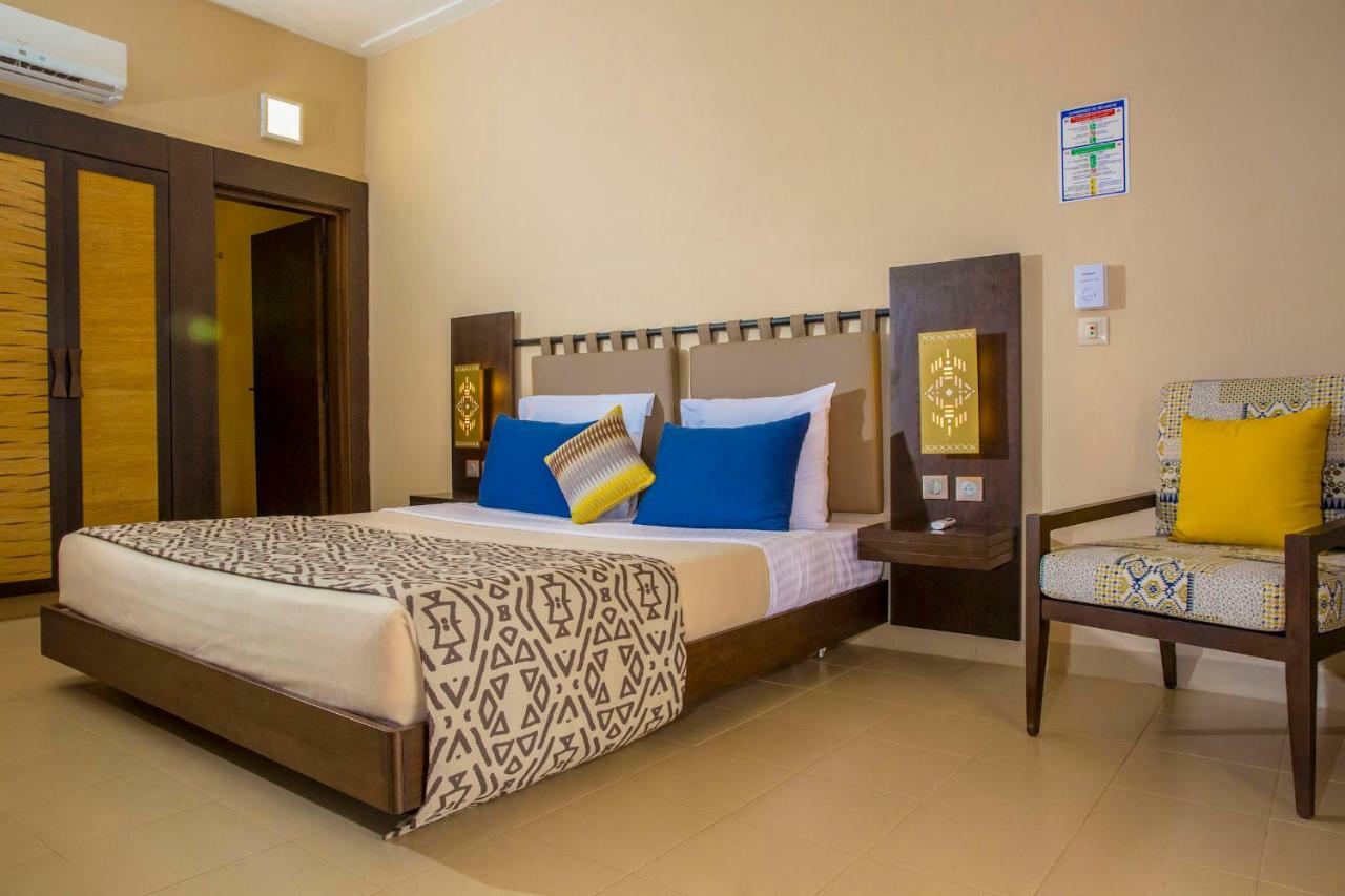 Dunia Hotel Ouagadougou Loumbila Buitenkant foto