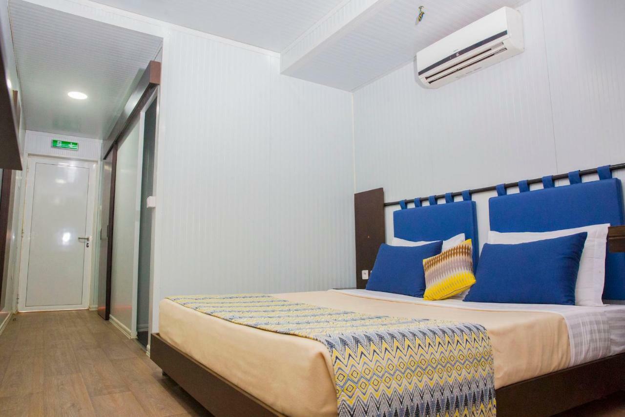 Dunia Hotel Ouagadougou Loumbila Buitenkant foto