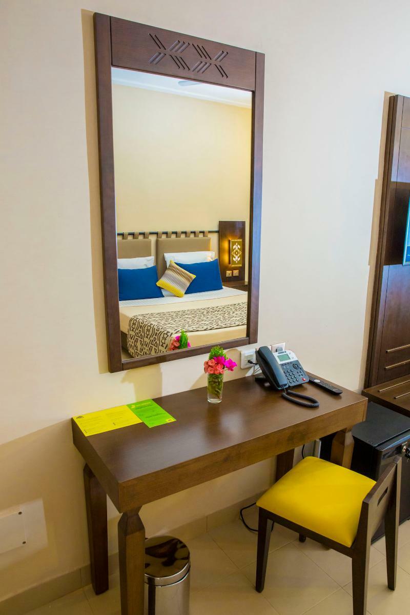 Dunia Hotel Ouagadougou Loumbila Buitenkant foto